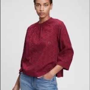 GAP eyelet three quarter sleeve top